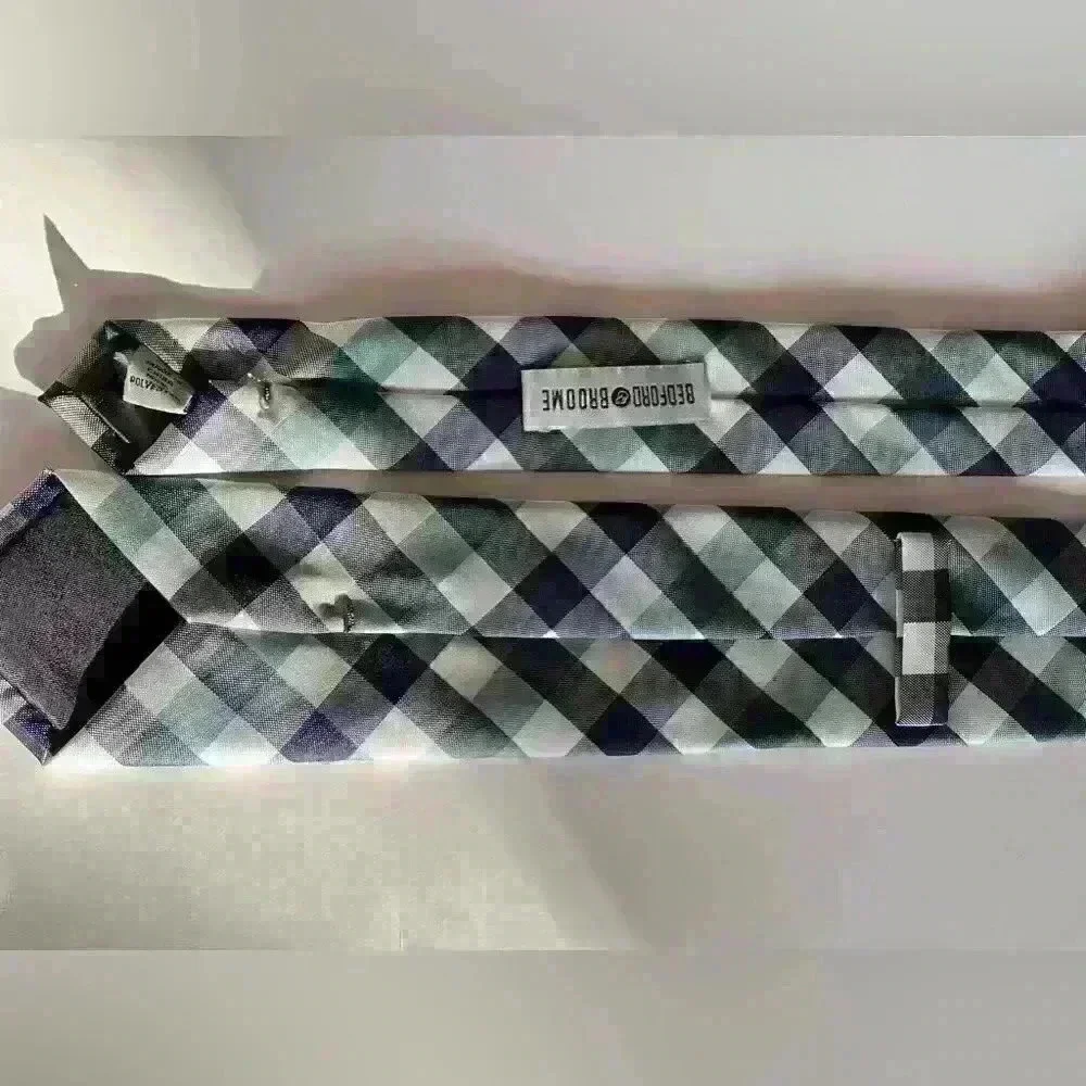 Bedford Brooke diagonal stripped tie green/black